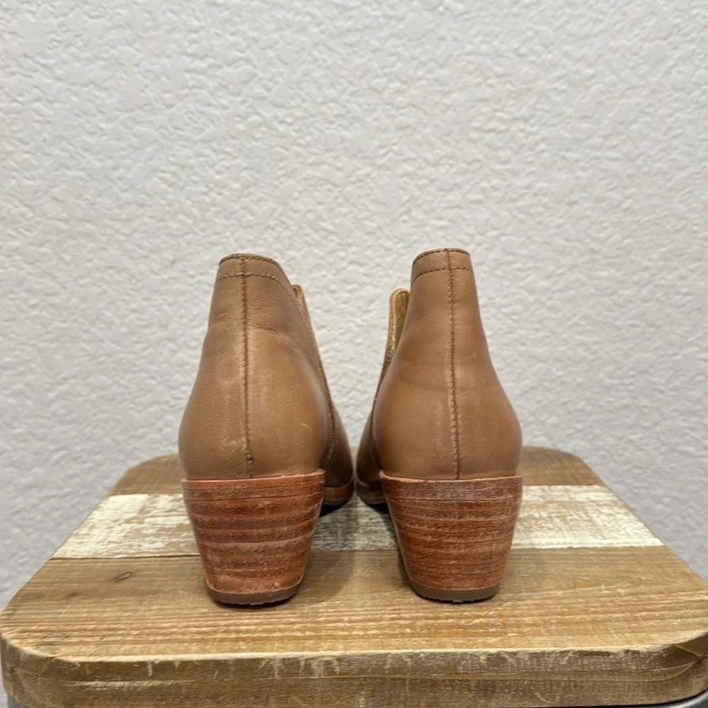 Nisolo  Everyday Leather Ankle Bootie Almond Size 7